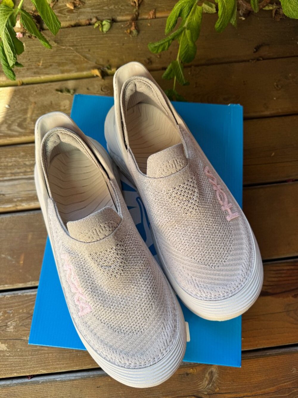 NIB HOKA Light Tan Cushioned Restore TC All Gender in Men's 10/Women's 11